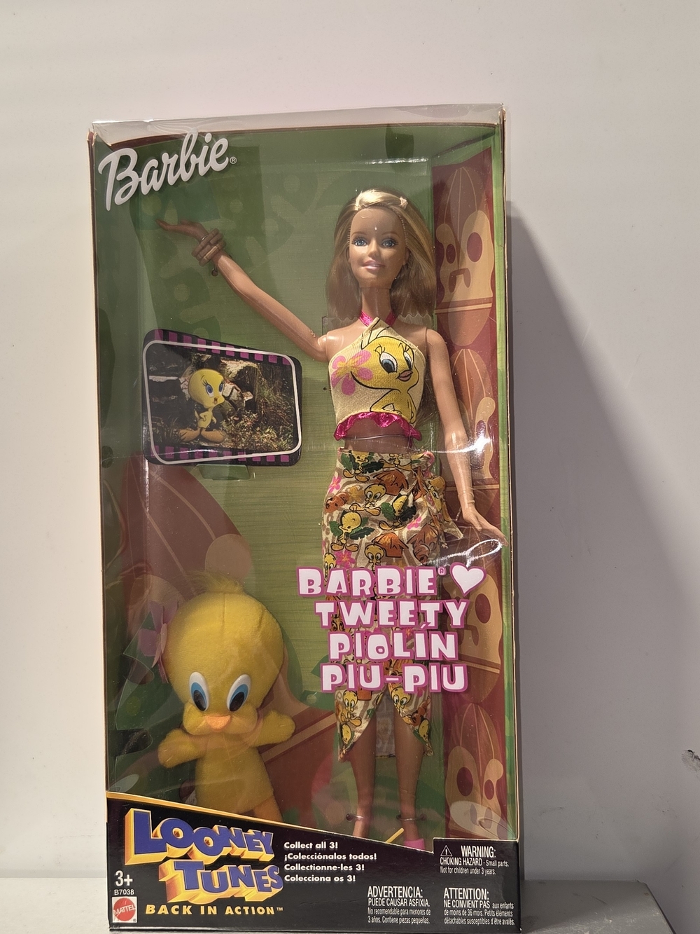 Barbie Tweety Two-Piece Yellow Fashion Set by Barbie